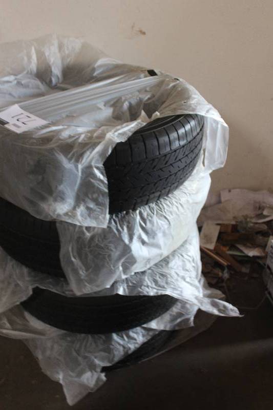 lot 721 image: Lot of (4) Yokohama P22560R17 98H Passenger Tires