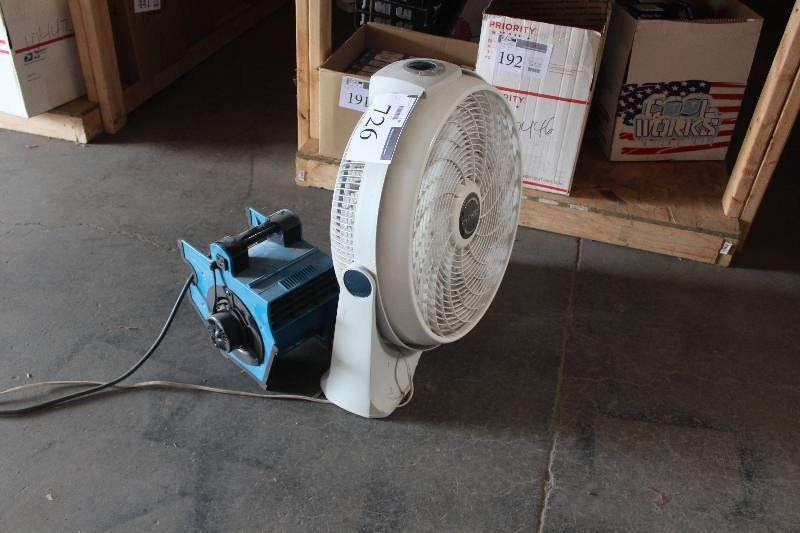 lot 726 image: Lot of (2) Floor Fans