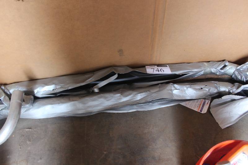 lot 746 image: Lot of (2) Supports