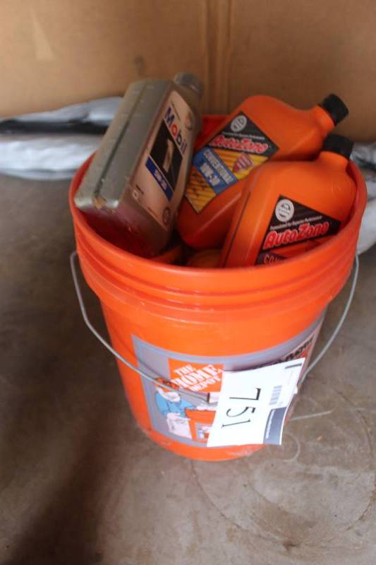 lot 751 image: Bucket Lot of 5W30,10W30 Motor Oil & RISLONE Engine Treatment