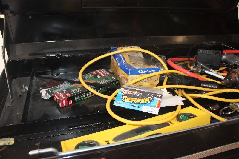 lot 752 image: Top Shelf Lot of Tools