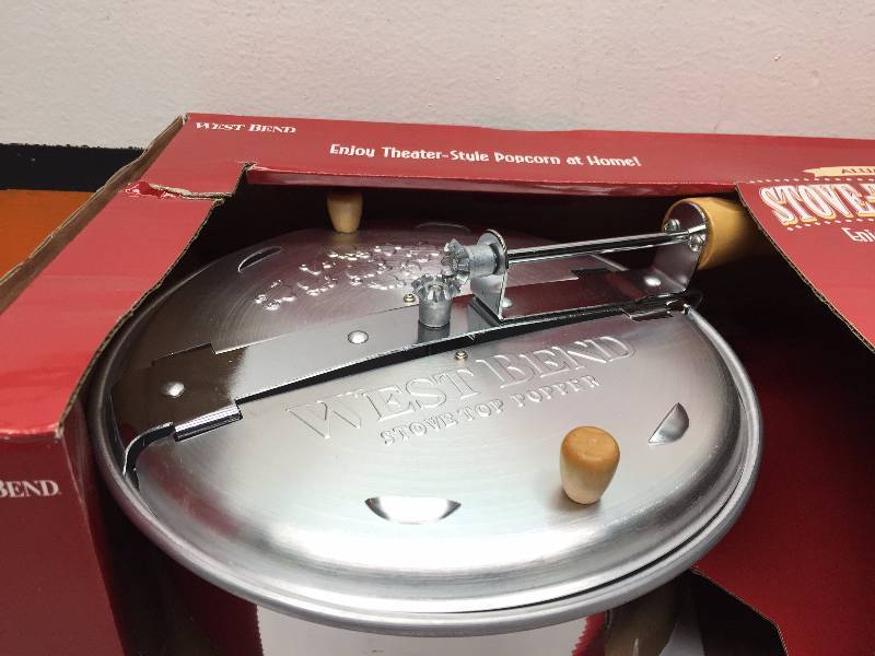 lot 35 image: WEST-BEND ALUMINUM 6QT STOVE TOP POPCORN POPPER