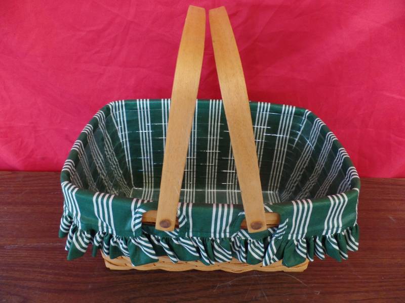 lot 208 image: Longaberger Basket