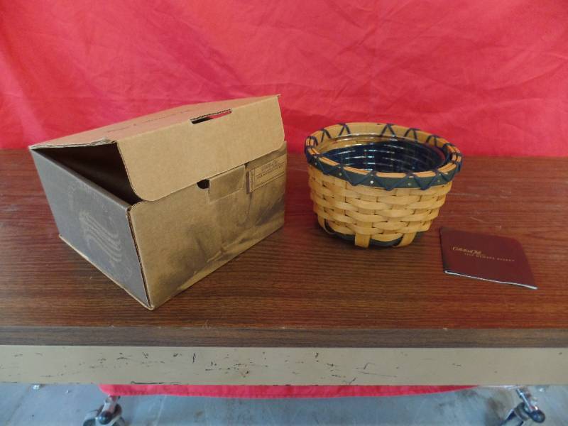 lot 228 image: Longaberger Basket
