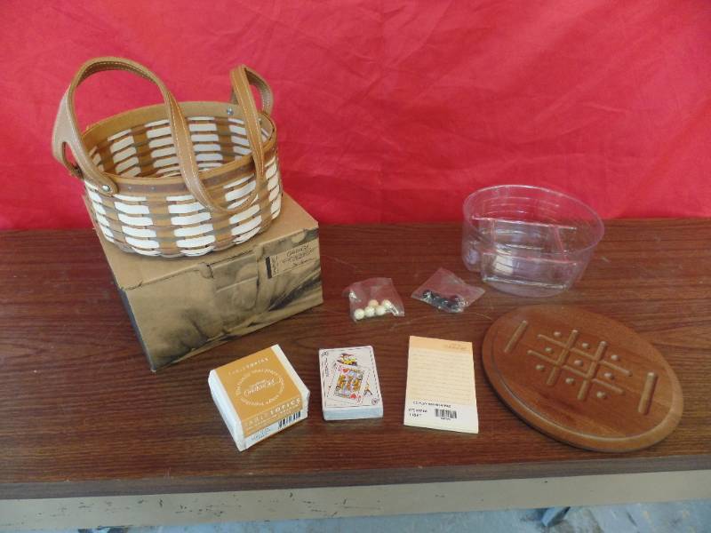 lot 230 image: Longaberger Basket