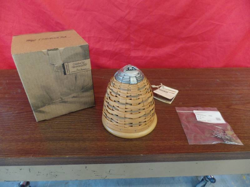 lot 232 image: Longaberger Basket