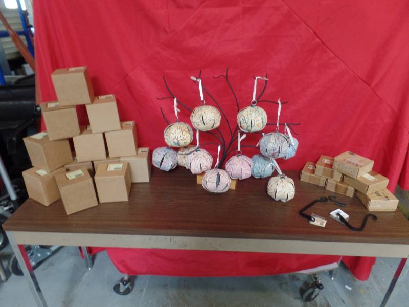 lot 246 image: Longaberger Tree of Life with Ornaments