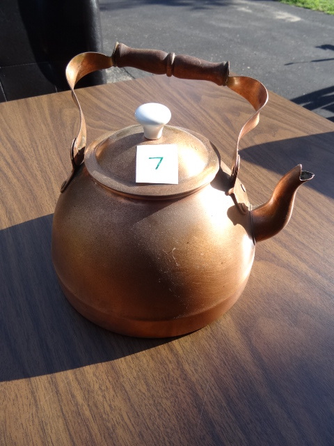 lot 7 image: Copper Tea Pot