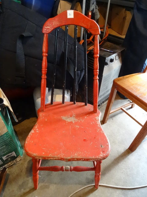lot 31 image: Vintage Wood Framed Chair
