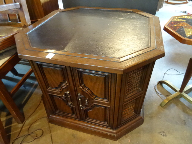 lot 53 image: Vintage Stereo Cabinet