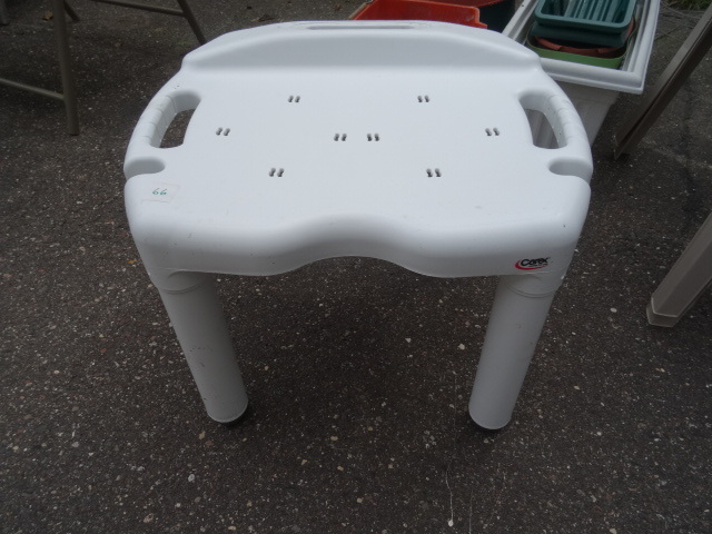 lot 66 image: Heavy Duty Plastic Shower Chair