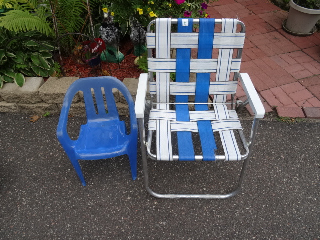 lot 84 image: Fold Up Aluminum Lawn Chair.