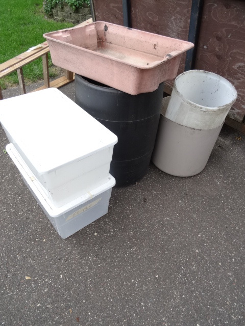 lot 87 image: Plastic Barrels  2 Plastic Bins with Lids