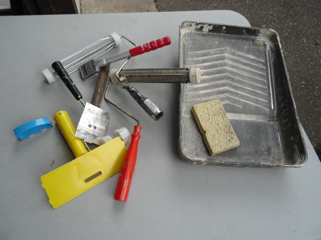 lot 103 image: Box of Misc Painting Supplies