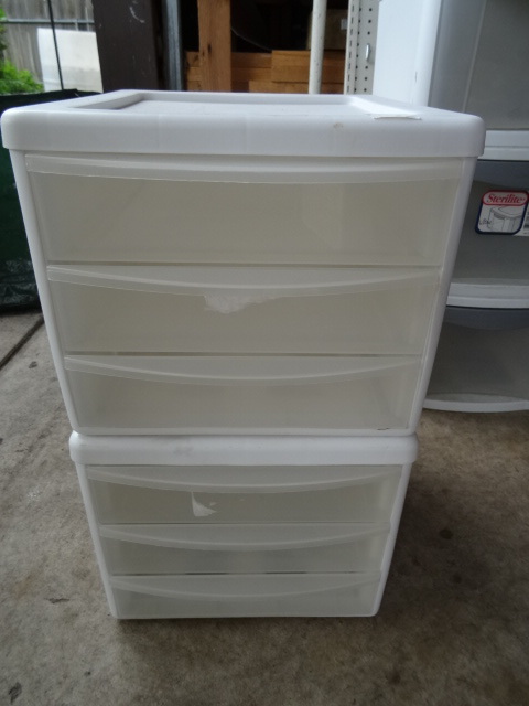 lot 105 image: Sterlite 6 Drawer Bin Unit