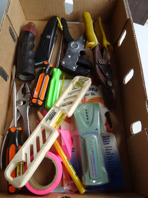 lot 119 image: Flat of Misc Tools
