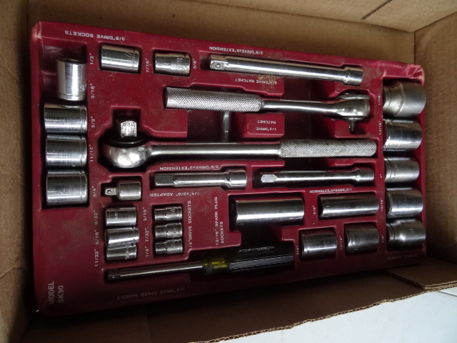 lot 130 image: 12, 38 and 14 Socket Set