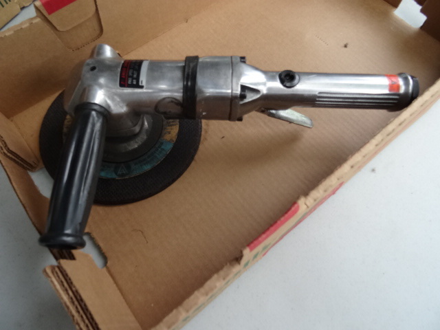 lot 134 image: 7 Angle Sander, Air Drive