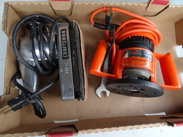 lot 137 image: Black and Decker Router  Craftsman