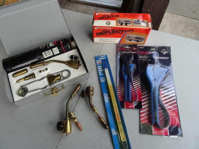 lot 155 image: Deflector, Strap Wrenches,