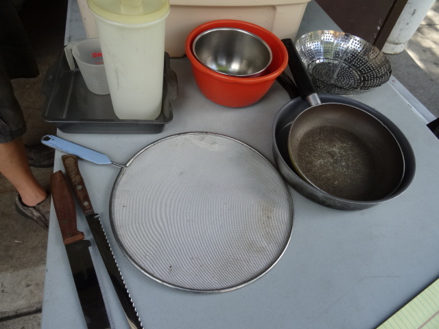 lot 204 image: Misc Cookware and Knives