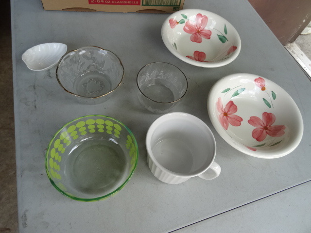 lot 216 image: Misc Glassware