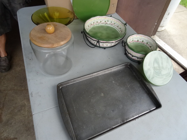 lot 219 image: Temptations Presentable Ovenware