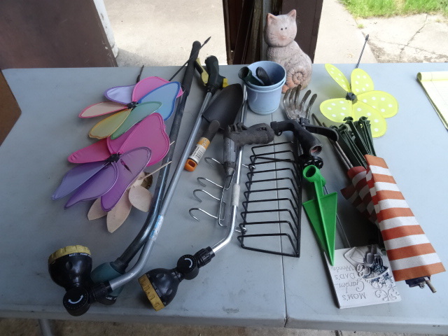 lot 231 image: Misc Lawn and Garden Items