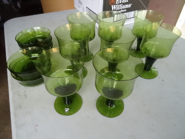 lot 236 image: Orreforg From Sweden  8 Glasses