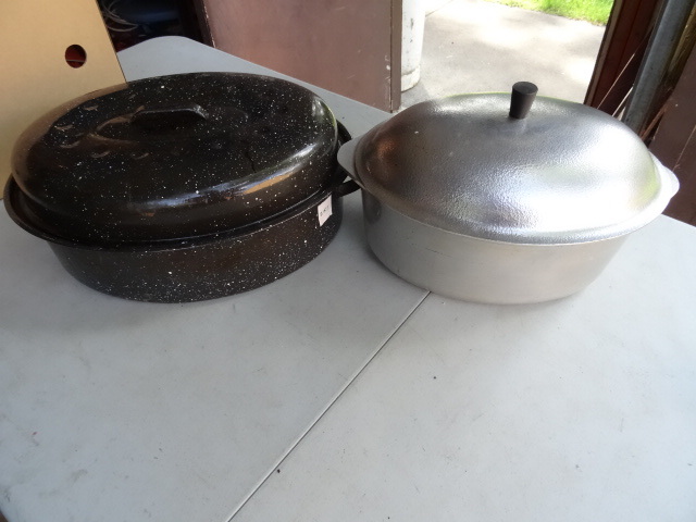 lot 251 image: Vintage Aluminum Roasting Pan,