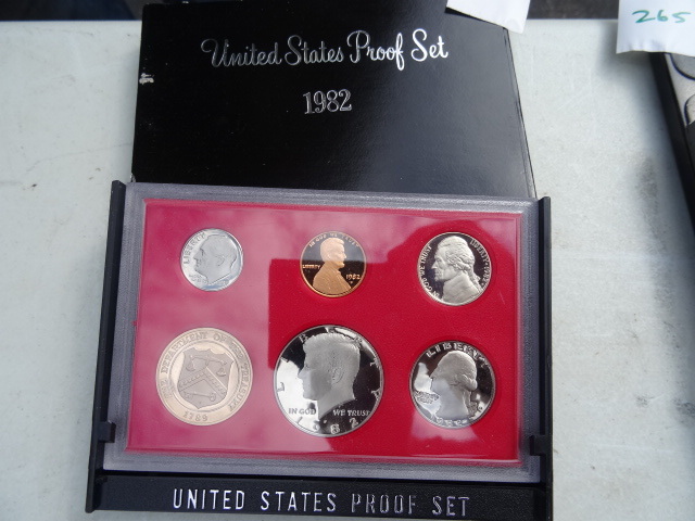 lot 262 image: 1982 United  States Proof Set