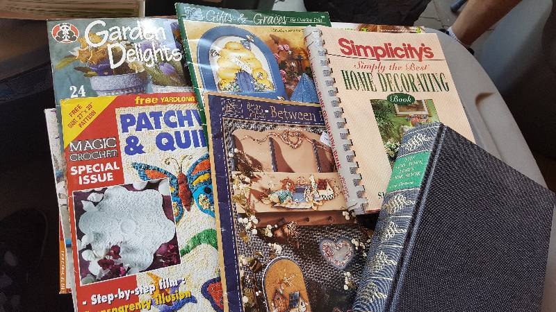 Lot of 17 Magazines and craft books