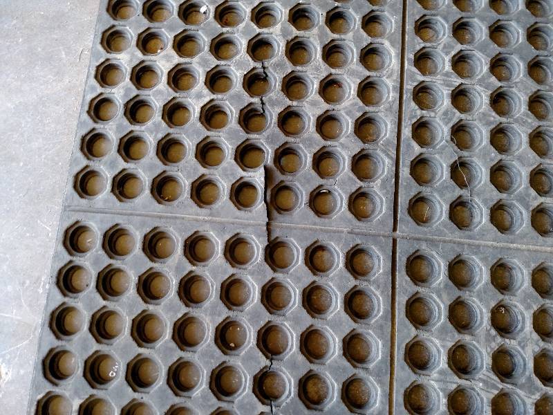 lot 12 image: (2) 3 x 3 Anti-Fatigue Interlocki...