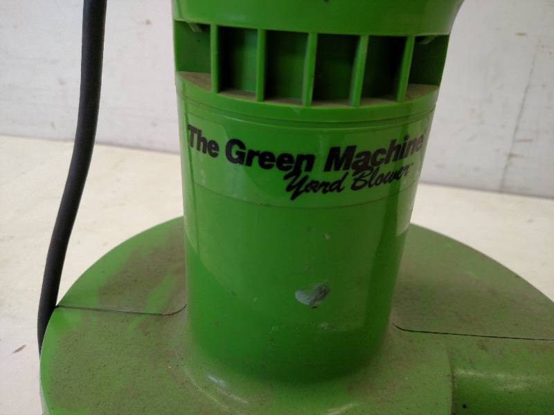 lot 45 image: The Green Machine Yard Blower, Work...