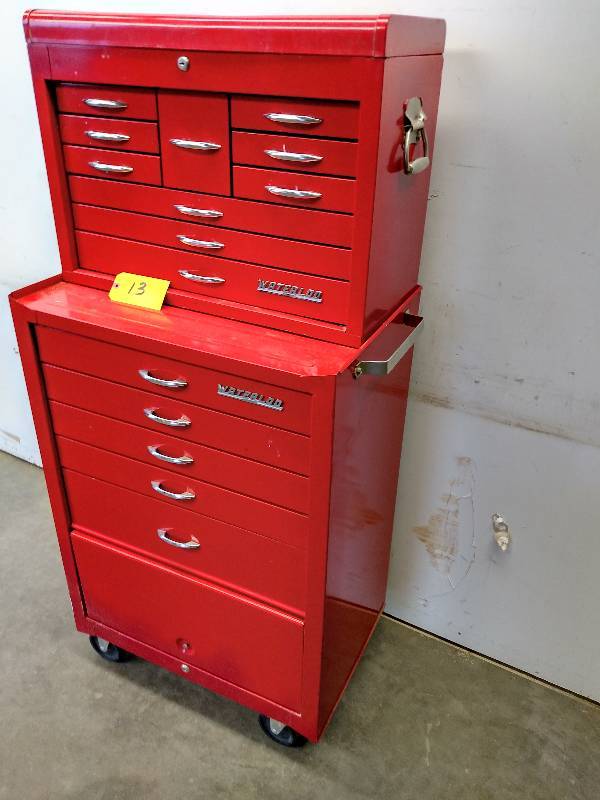 lot 13 image: Waterloo 15 Drawer Rolling Tool Cab...