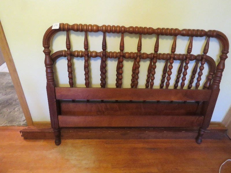 Head board and foot board with rails