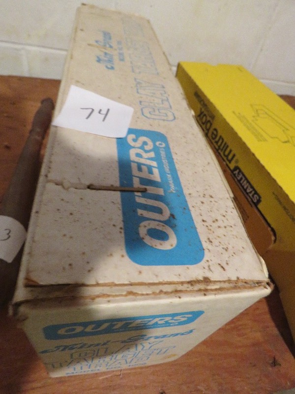 Clay Pigeon thrower    new never opened