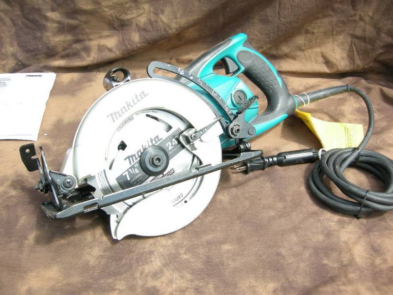 lot 44 image: Makita Hypoid Saw