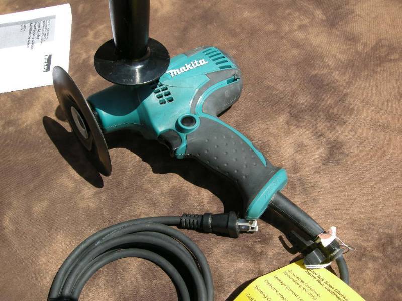 lot 53 image: Makita Disc Sander