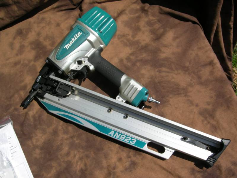 lot 57 image: Makita Pneumatic Framing Nailer