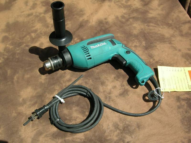 lot 66 image: Makita 12 Drill