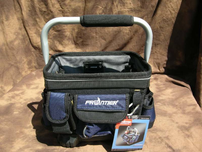 lot 69 image: Frontier 10 All Purpose Tote