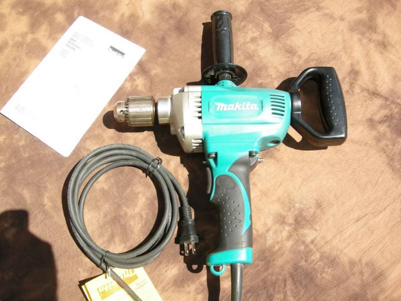 lot 72 image: Makita 12 Drill