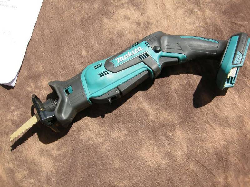 lot 82 image: Makita 18v Cordless Recipro Saw