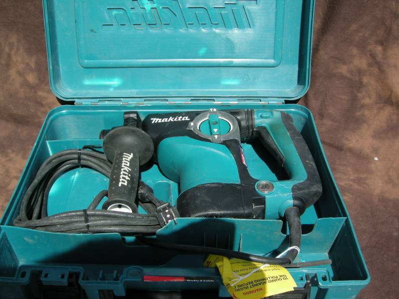 lot 17 image: Makita Rotary Hammer
