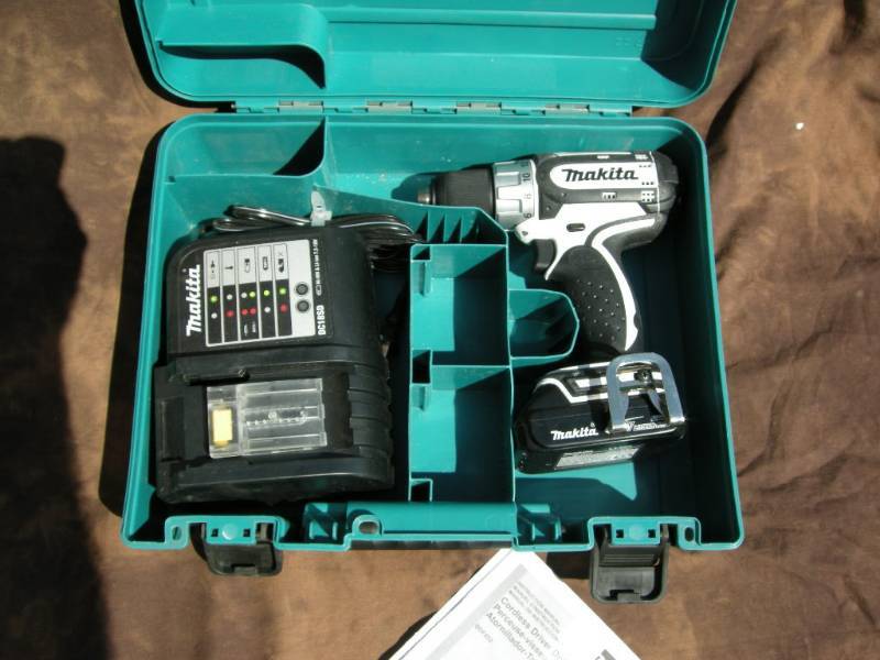 lot 22 image: Makita 18v Cordless Driver Drill
