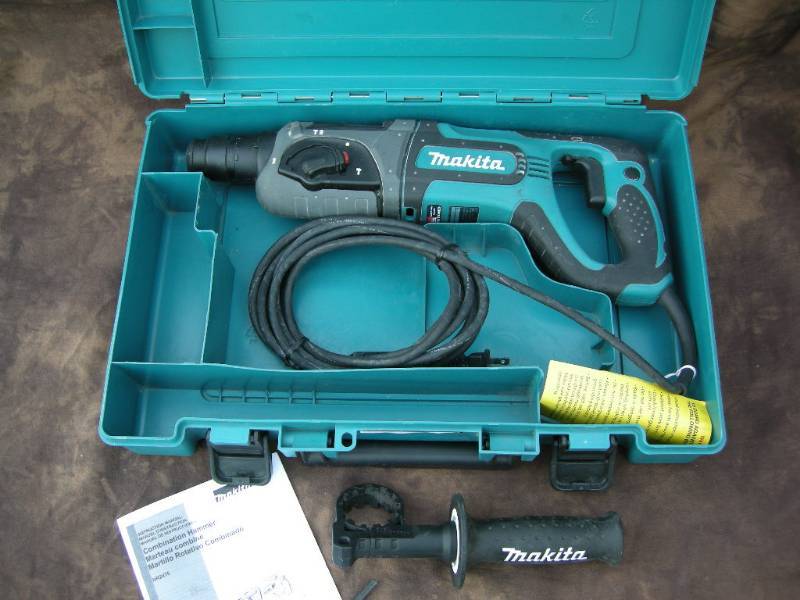 lot 33 image: Makita Rotary Hammer Drill