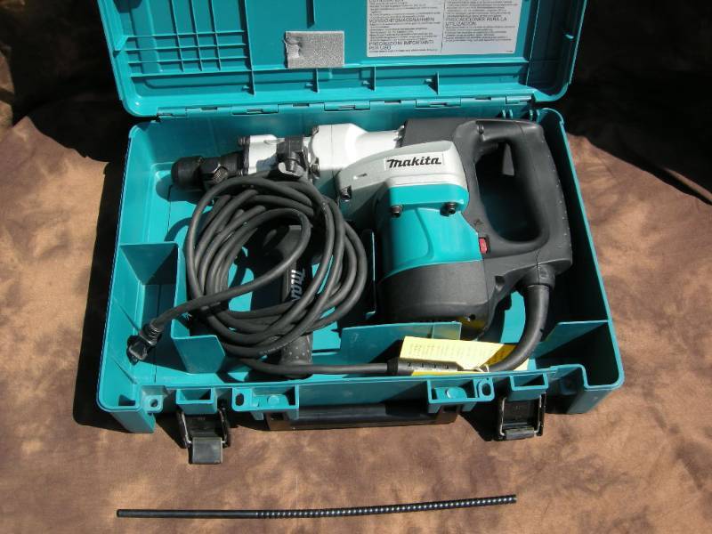lot 38 image: Makita Rotary Hammer