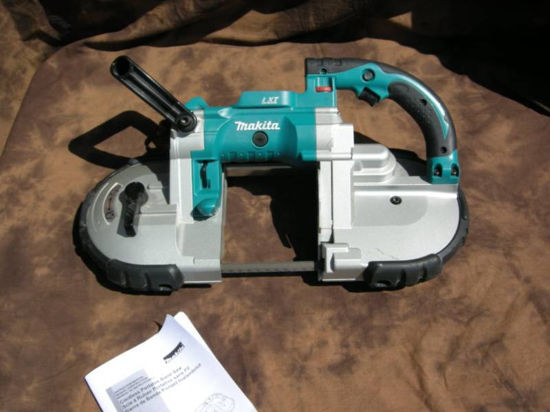 lot 39 image: Makita 18v Cordless Portable Band Saw