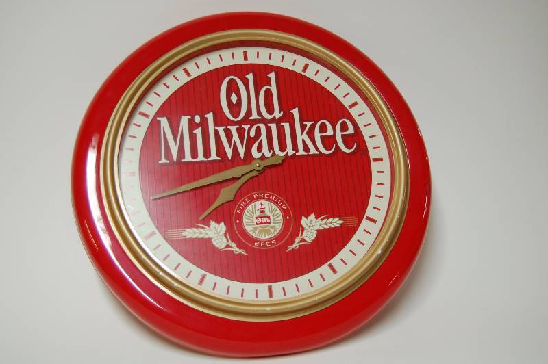 lot 6 image: Beer Clock